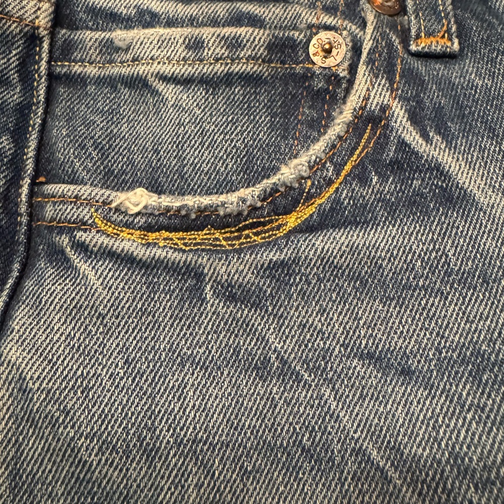 Levi’s Altered 501 Button Fly Skinny Jean Medium Wash With Distressing - Picture 7 of 8